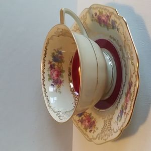 Beautiful Vintage Teacup and Saucer